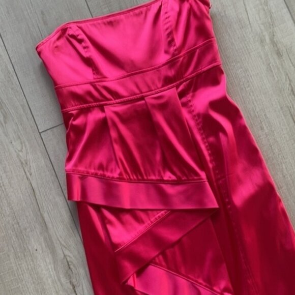 pink Barbie dress - Picture 2 of 3